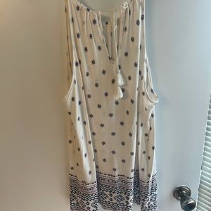 Old navy tank top white pattern size large